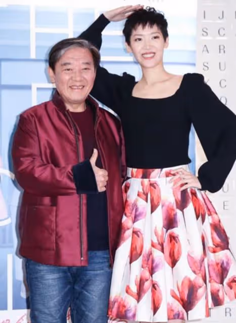 李立群女兒曬自拍慶生，32歲氣質出眾，與黑人初戀分手後保持單身