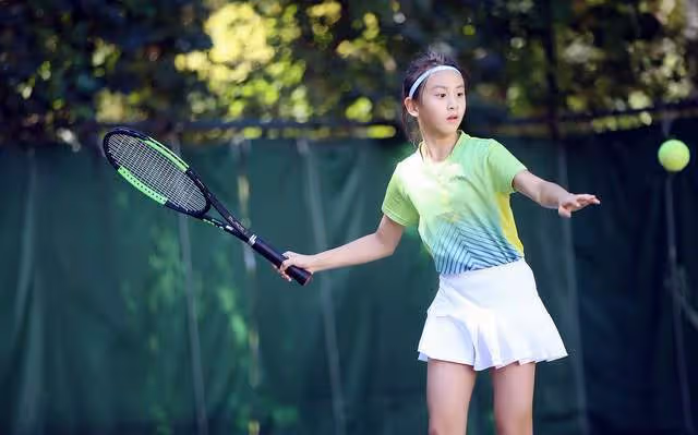 田亮父女在澳門拍大片，14歲森碟笑容清甜有活力，二人同框像情侶