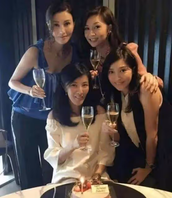 揭秘香港闊太聚會：李嘉欣想去沒人帶她玩，郭晶晶受邀卻不想參加