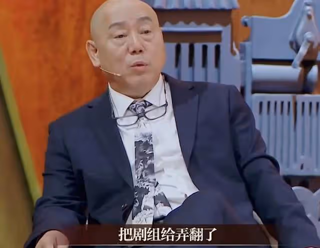 助理蹲地伺候、當眾撒潑、耍大牌被央視批…內娛藝人在高貴什麼?