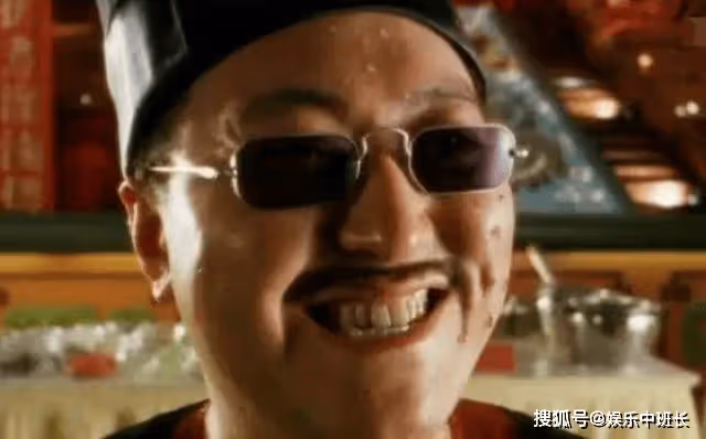 周星馳的電影中,戴眼鏡的大多是反派,周星馳為何如此設計?