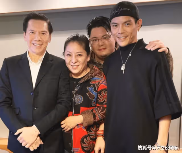 為女人得罪大佬,向華強親自道歉,難怪向太絕口不提小兒子向佑