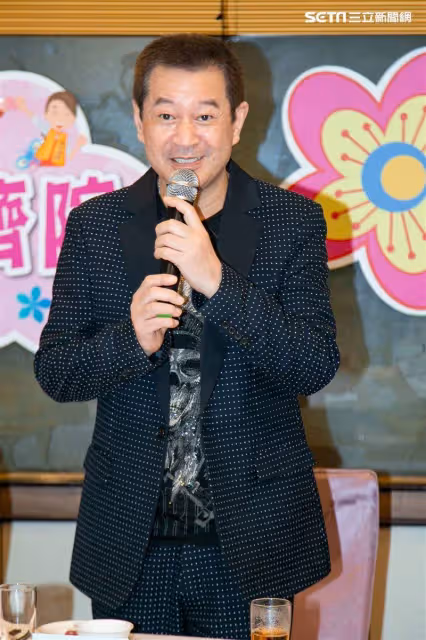 緊急送醫插管,蔡小虎暴瘦住院畫面曝光,還原過程只是吃了一食物痛到倒地