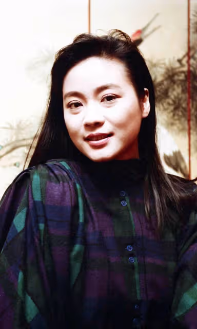 不慎走光爆紅,金馬影后息影20年變理髮廳阿姨,俗氣可愛笑喊,不怕沒飯吃粉絲認不出