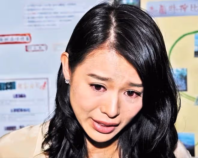 胡杏兒夫婦慶祝結婚7周年,發文互送飛吻,撇下3個孩子過二人世界