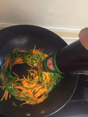 青椒炒胡蘿蔔雞蛋