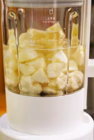 清熱解毒的熱飲～冰糖雪梨馬蹄爽