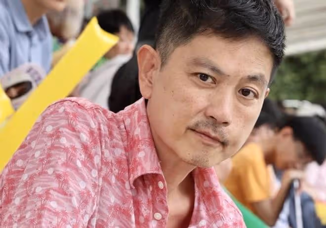 太勵志!54歲童年男神患遺傳病行動不便,不屈不撓連開6家餐廳