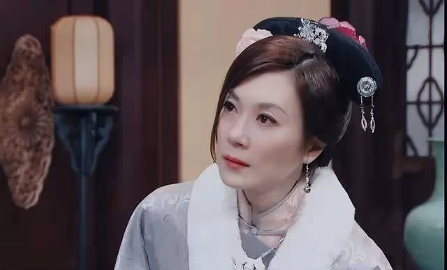 出道就搭檔周潤發，拿過視後也懟過宣萱，張可頤的紅運人生惹人羨