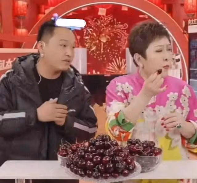 親自試吃產品，發視頻自我檢討，為何網友們還是覺得向太不真誠