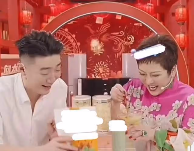 親自試吃產品，發視頻自我檢討，為何網友們還是覺得向太不真誠
