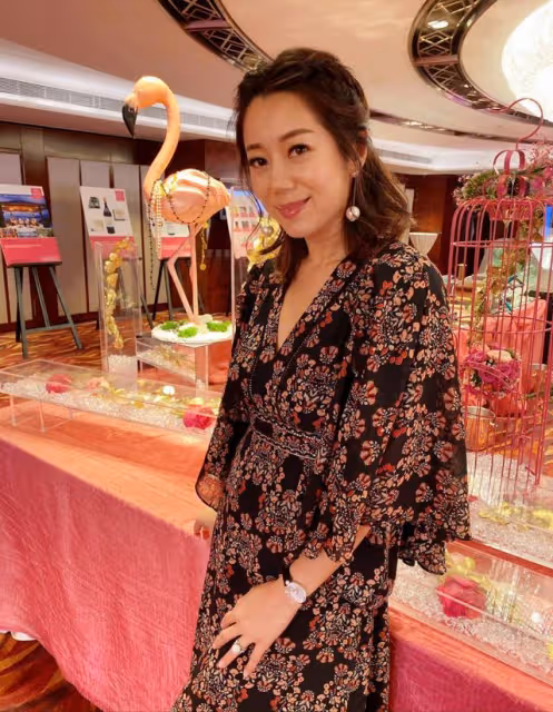 39歲TVB前力捧小花懶理婚變傳聞,躋身闊太行列與貴婦好友聚會