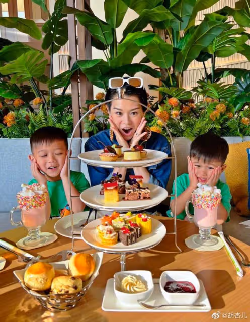 胡杏兒曬照慶祝銅婚！疑拋下三子過二人世界，老公依舊帥氣有型
