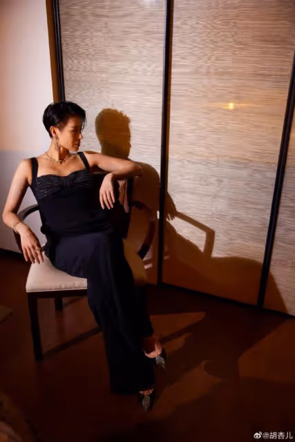 胡杏兒曬照慶祝銅婚！疑拋下三子過二人世界，老公依舊帥氣有型
