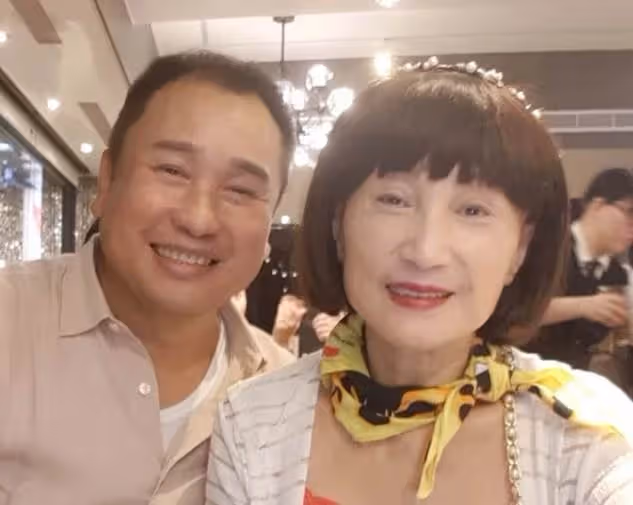 71歲資深歌手退休現況!雲遊四海嘗遍美食「周休6天」:非豪門也愜意「預告明年開唱」大咖好友全力挺