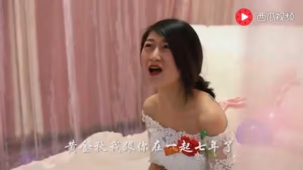 大喜之日女方突然獅子大開口要錢,霸氣男方果斷退婚娶走伴娘,他:我沒有錢,也不想再愛你