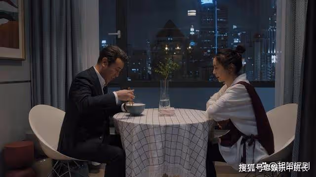 《理想之城》趙顯坤到死不知道,吳紅玫離婚第二天就投懷送抱的真相
