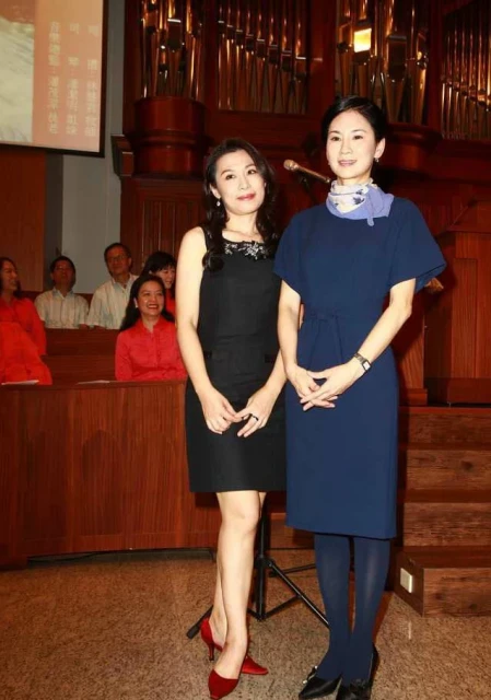事業爆紅卻不快樂!58歲女星淡出6年「靠信仰走出低潮」 受洗後「人生大轉彎」跑到偏鄉近況曝