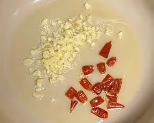 香辣手撕包菜｜5分鐘搞定！