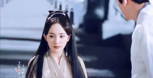 16歲被成龍看中，片酬從600元漲到5萬的楊冪，如今早就今非昔比
