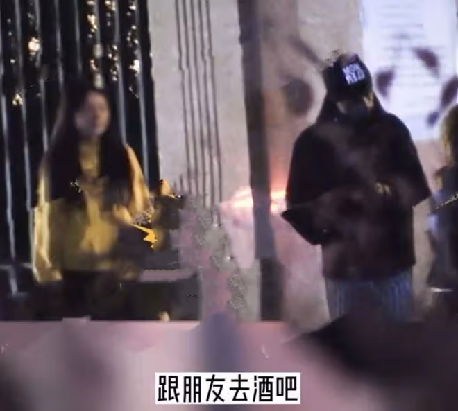「為妮鍾秦cp」被拆，德雲社秦霄賢疑有新戀情，在女生家共度一夜