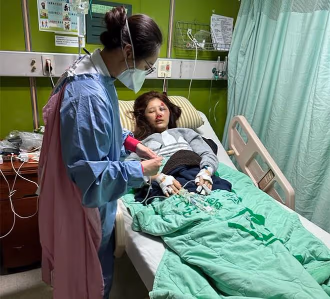 35歲美女主播車禍毀容!頭撞地昏迷腦出血,緊急送醫傷勢照曝光