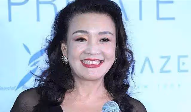 此嵐非彼蘭!4點細節看出,「豪門版大S」向太與張蘭的本質不同