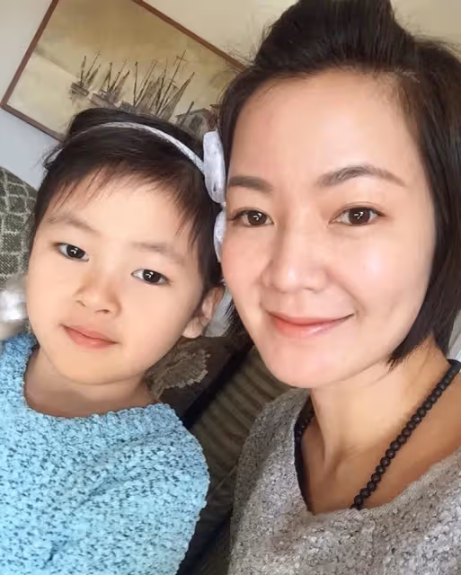 女兒長大了!阿雅罕曝8歲愛女「氣質漂亮美貌」驚豔眾人 伶牙俐齒網讚「媽媽基因太強大」