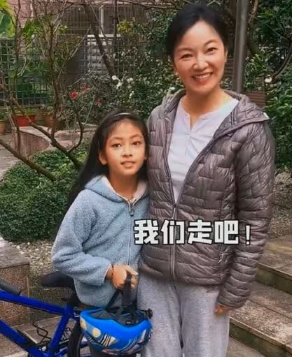 女兒長大了!阿雅罕曝8歲愛女「氣質漂亮美貌」驚豔眾人 伶牙俐齒網讚「媽媽基因太強大」