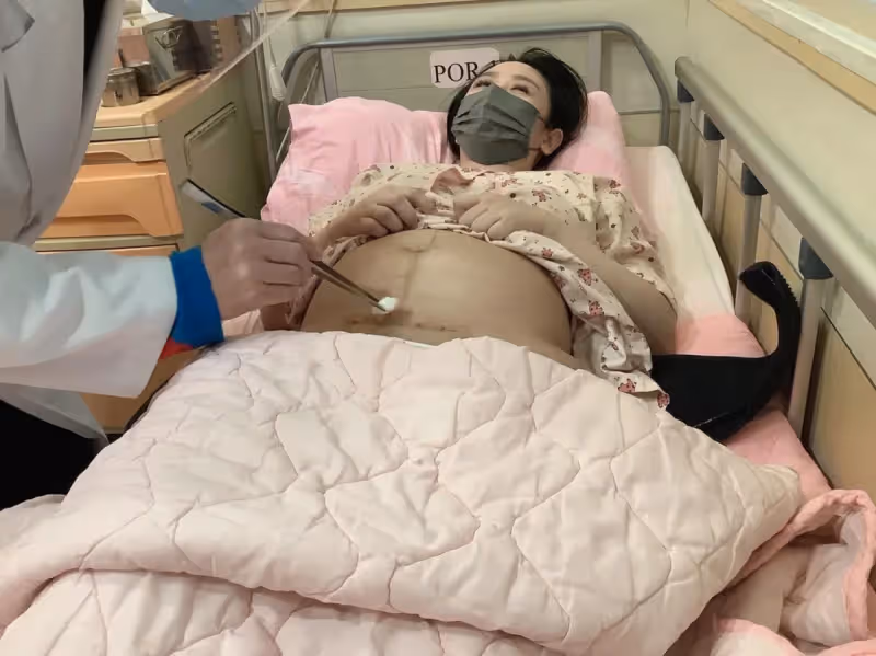 5天前喜迎愛女！34歲女星產後「肚子鬆垮像懷胎6月」　忍淚曝照片「驚見超深傷疤」網鼻酸：媽媽真的很偉大
