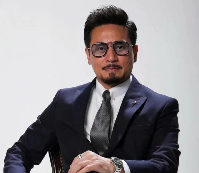 TVB知名配角一年播7劇成勞模!自覺女兒不漂亮,希望她做普通人