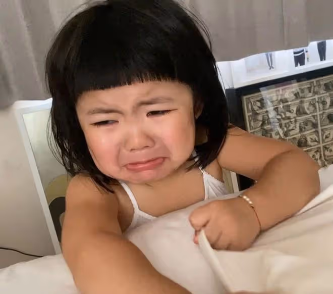 李燦森為妻子慶生，當眾擁吻太甜蜜，41歲愛妻高齡懷二胎狀態好