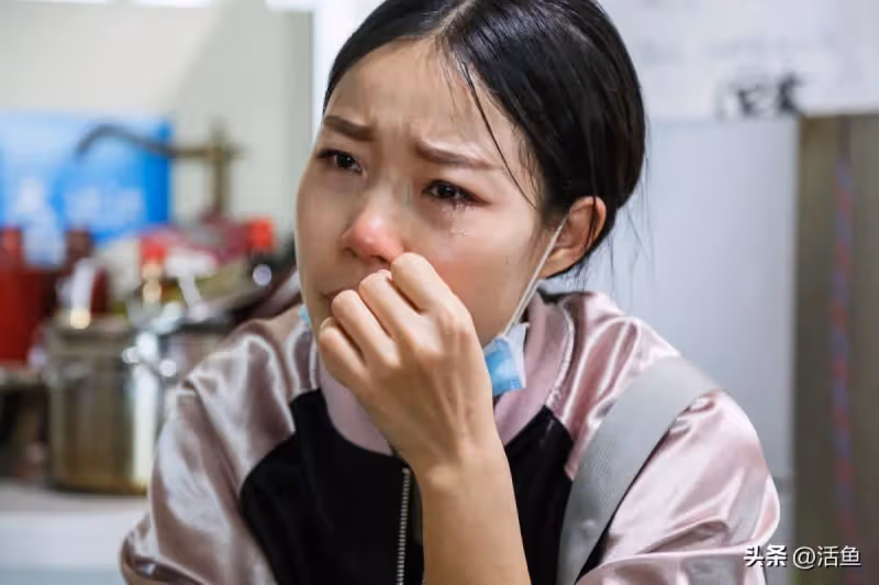 女子離家8年兒子被送人，她想要回兒子，兒子的養母：不配當媽媽