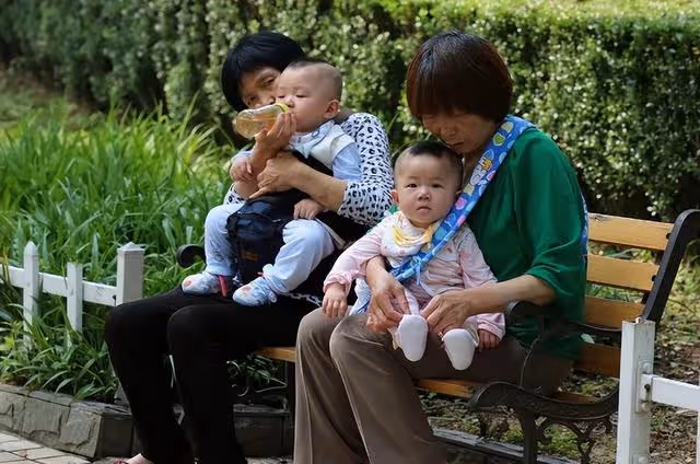 不伺候月子不帶娃，10年後婆婆：兒子3天沒睡好覺，我錯了