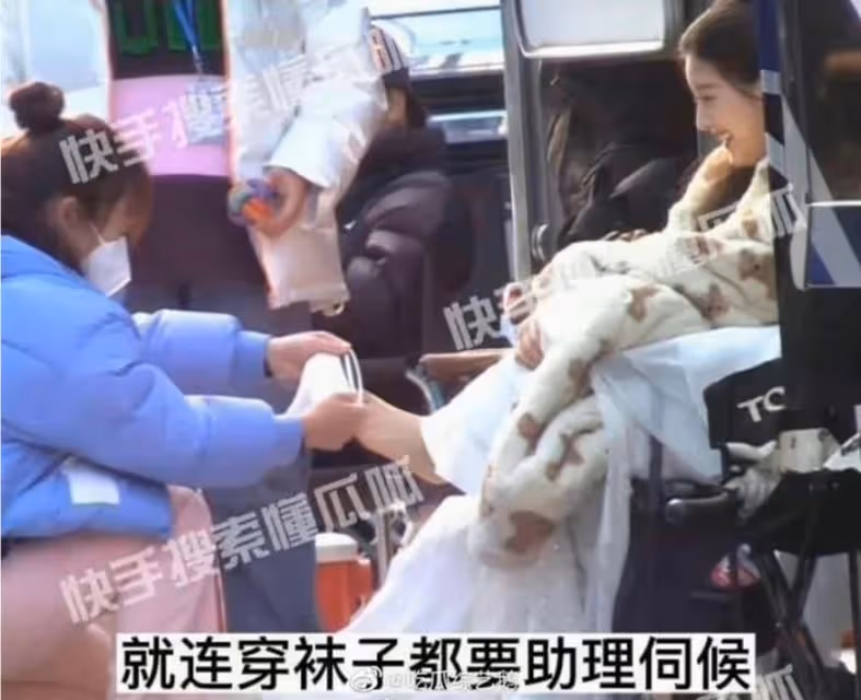 要助理幫忙穿襪？趙露思耍大牌畫面瘋傳　友人不忍出聲喊冤