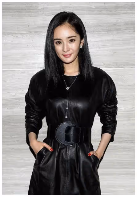 36歲還演偶像劇,捲入上億欠款風波,楊冪何時才能找准自己的定位