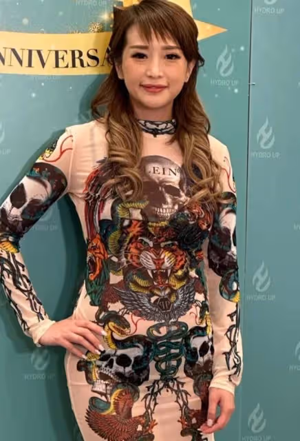 獲圈外人追求!限制級電影女星移居英國,曾經歷離婚及遭男友背叛