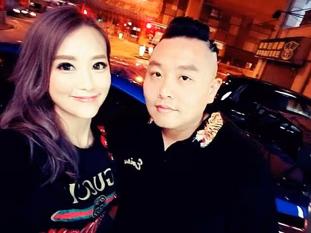 獲圈外人追求!限制級電影女星移居英國,曾經歷離婚及遭男友背叛