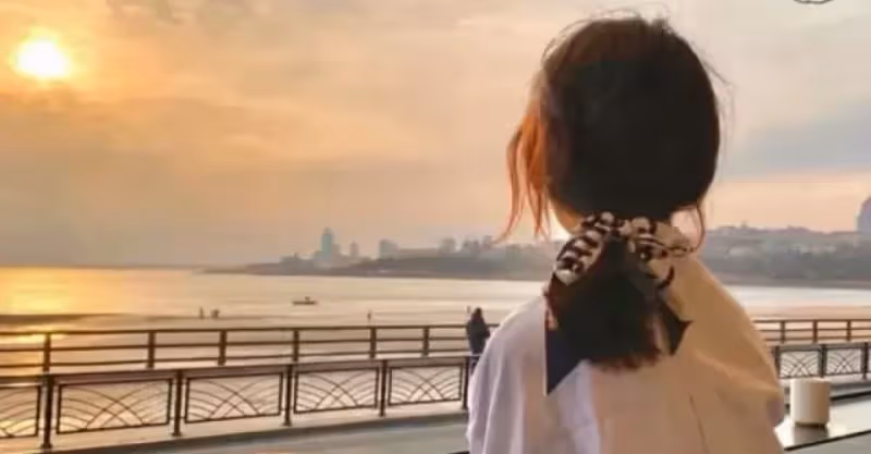 當聽到讓我進產房的時候，婆婆卻懇求醫生想辦法，讓我晚一點生