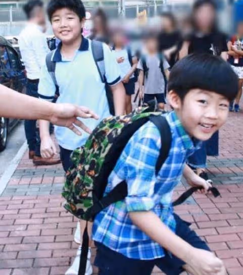 偶遇凍齡女神！50歲「鮮少染髮、身材沒變化」一眼被認出　網友一句話「她秒速回應」：毫無巨星架子