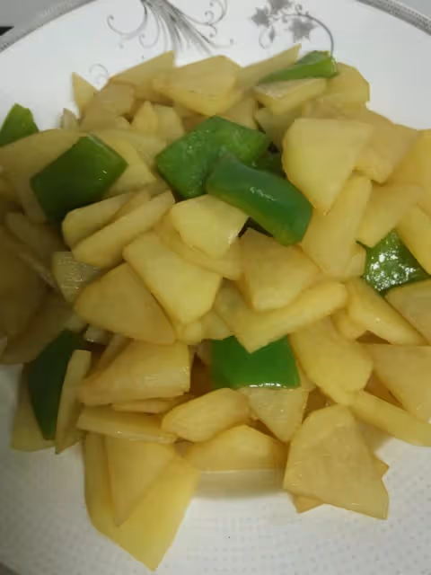 媽媽的味道，土豆片炒柿子椒