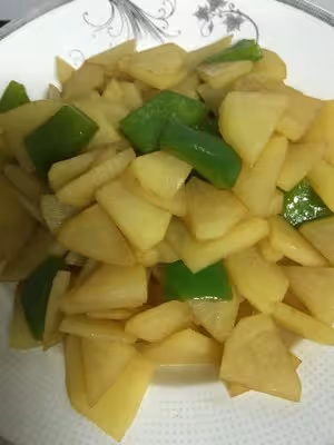 媽媽的味道，土豆片炒柿子椒
