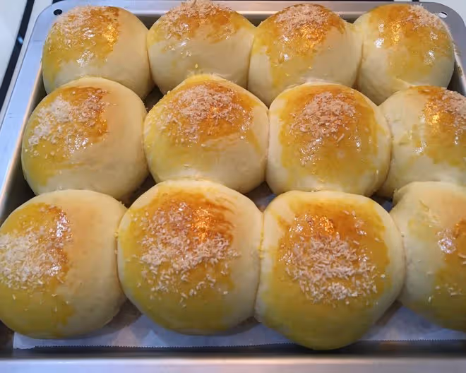 椰蓉夾心小麵包（手工揉膜）