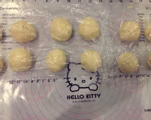 椰蓉夾心小麵包（手工揉膜）