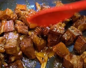 牛肉燉土豆（牛肉燒土豆）