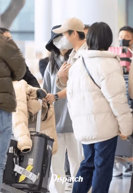 李鍾碩IU疑似戀情曝光，兩人同游日本約會，女方現身男方弟弟婚宴