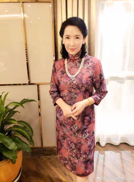 TVB戲骨新劇再披古裝戲服！一人飾兩角難度大，高顏值女兒已出道