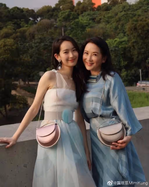 TVB戲骨新劇再披古裝戲服！一人飾兩角難度大，高顏值女兒已出道