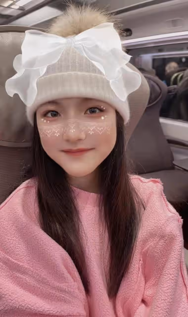 李湘帶王詩齡到杜拜跨年，坐頭等艙一趟需八萬，母女同框像姐妹