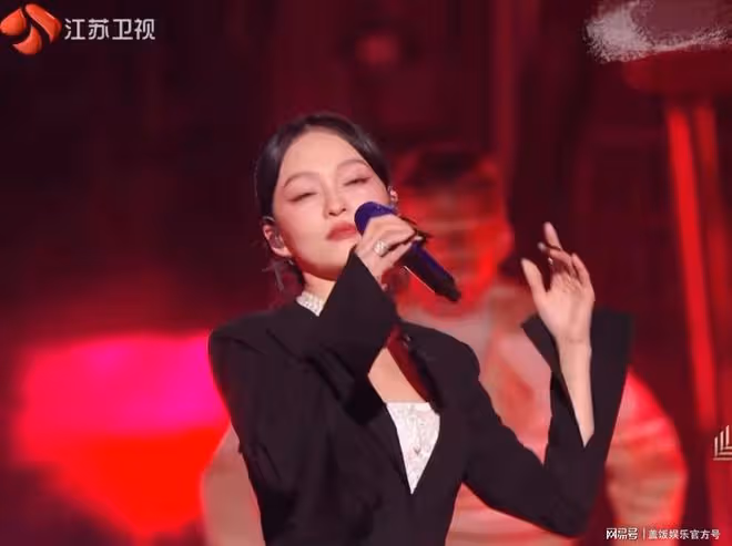 江蘇跨年盤點:張傑現場大合唱,劉宇寧帶傷上陣,王俊凱單手威亞